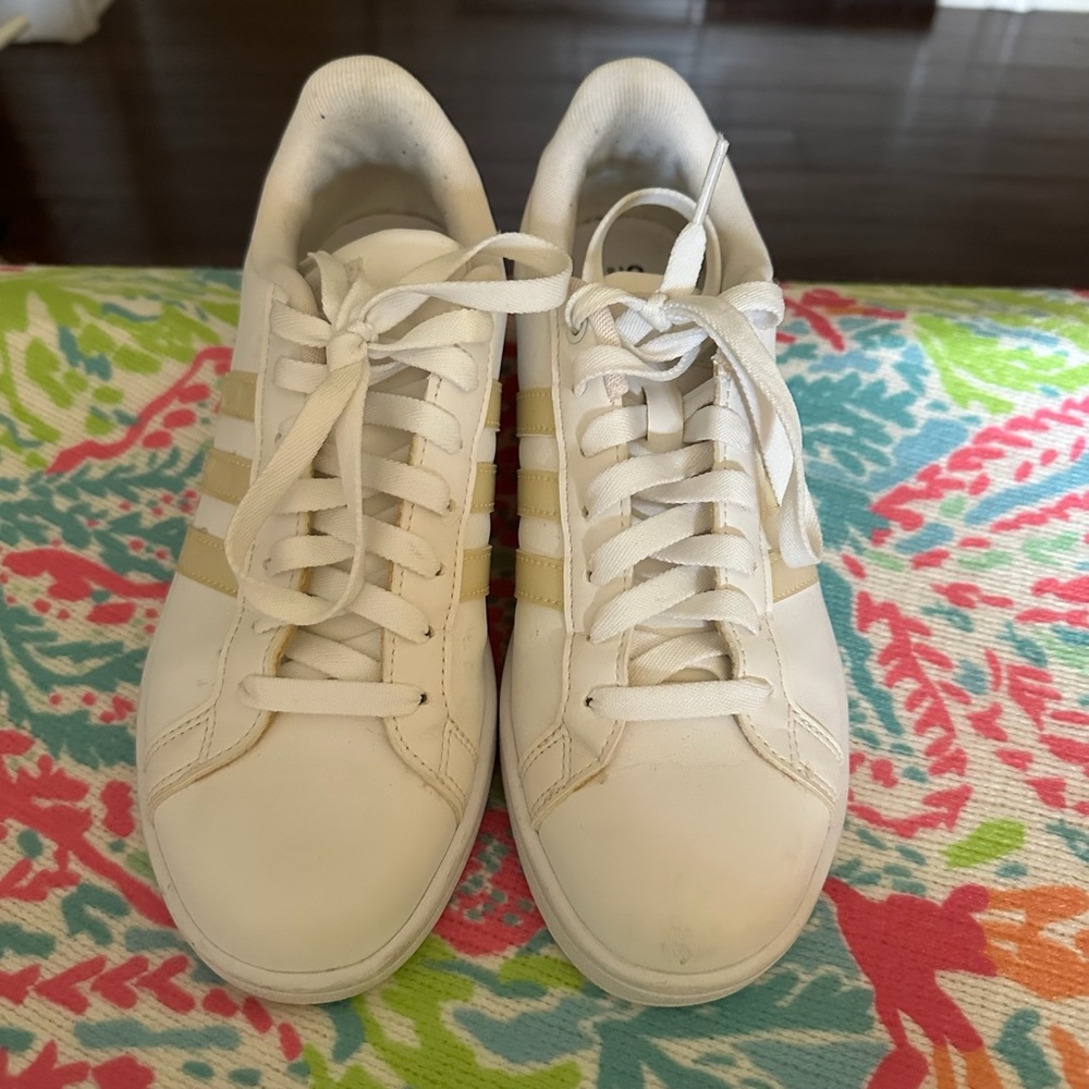 Adidas White Classic Low-Top Sneakers with Holographic Stripes